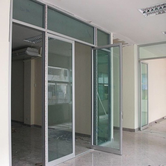 ประตูบานสวิง ประตูบานสวิง 