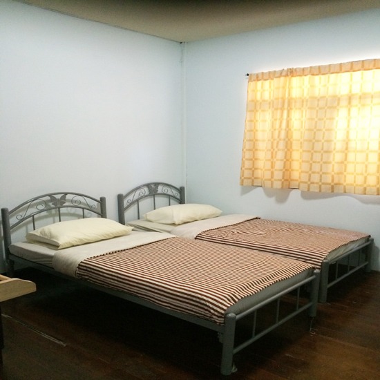 ห้องนอนคู่ (Double bedroom) ที่พักนักเรียน 