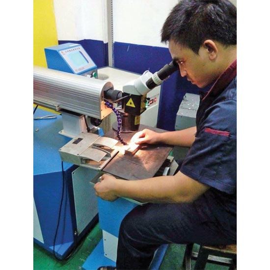 รับยิงเลเซอร์งานโลหะ,ยิงเลเซอร์บาร์โค๊ด รับเชื่อมเลเซอร์  laser marking  งาน cnc  เชื่อมเลเซอร์  รับยิงเลเซอร์งานโลหะ  ยิงเลเซอร์โลหะ  รับยิงเลเซอร์บาร์โค๊ด  แกะสลักด้วยเลเซอร์  เลเซอร์ชิ้นโลหะ  ขายเครื่องยิงเลเซอร์โลหะ 