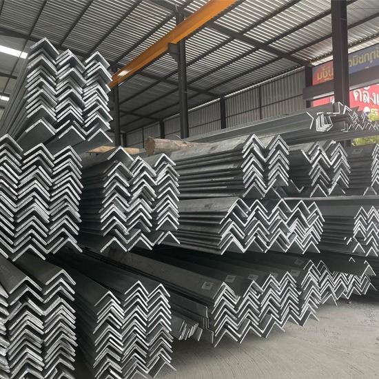 เหล็กฉากชุบกัลวาไนซ์ ระยอง เหล็กฉากชุบกัลวาไนซ์ ระยอง  เหล็กฉากราคาไม่เเพง  เหล็กฉาก  เหล็กมาตรฐาน  เหล็กครบวงจรในจังหวัดระยอง 