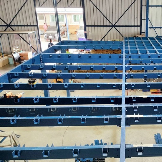 ช่างติดตั้งชั้นลอยน็อคดาวน์ แข็งแรง ทนทาน ได้มาตรฐาน ราคาคุ้มค่า - ชั้นลอยน็อคดาวน์ - ยูนิคอร์น พลาสเนอร์ (6395)