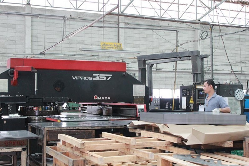 ตัดโลหะด้วยเครื่องตัดเลเซอร์