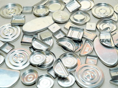 จานอลูมิเนียมบรรจุเครื่องสำอางค์