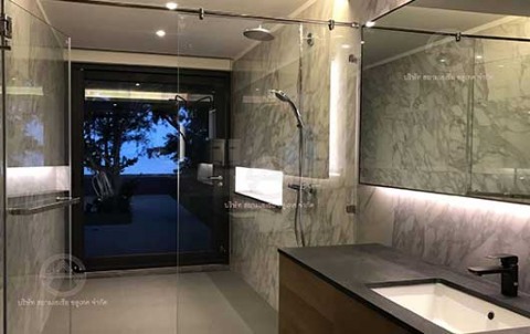 ประตูบานเปลือย