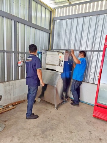 รับออกแบบติดตั้งเครื่องทำน้ำแข็ง