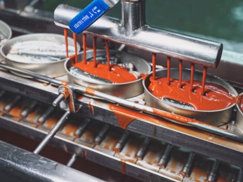 โรงงานผลิตปลากระป๋องในสมุทรสาคร