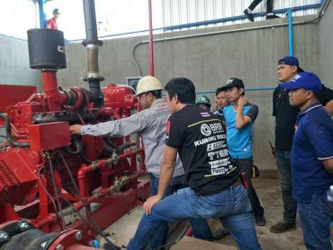 อธิบายวิธีใช้งานปั๊มสูบน้ำดับเพลิงแก่ลูกค้า