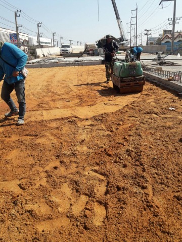 ปรับพื้นถนน