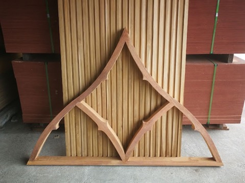 วงกบไม้แดง