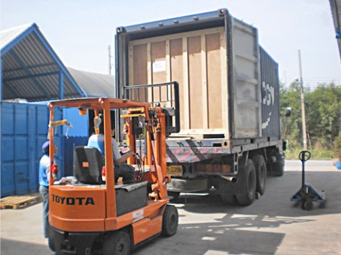 ขนถ่ายสินค้า