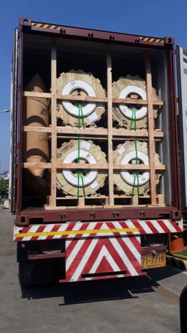 บริการล๊อคสินค้าในตู้คอนเทนเนอร์ด้วยไม้