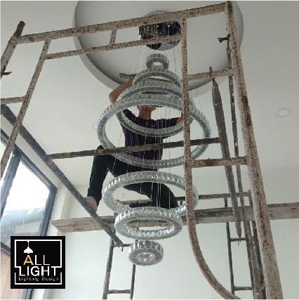 ติดตั้งโคมไฟระย้า