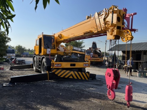 รถเครน 25 ตัน 4 ล้อ