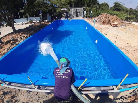 บริการเติมน้ำลงสระว่ายน้ำ