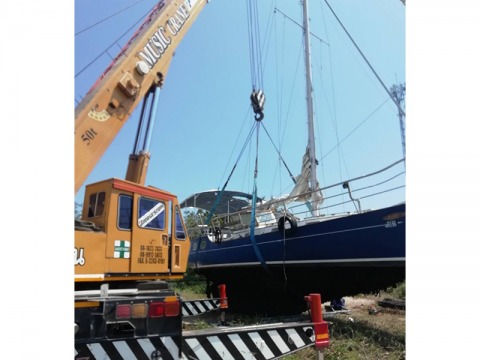 เครนยกเรือ ชะอำ หัวหิน