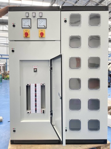 ติดตั้งตู้สวิตช์บอร์ด