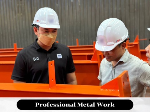 ผู้บริหารตรวจงานบริษัทโปรเฟรชั่นนอล เมททอล เวิร์ค
