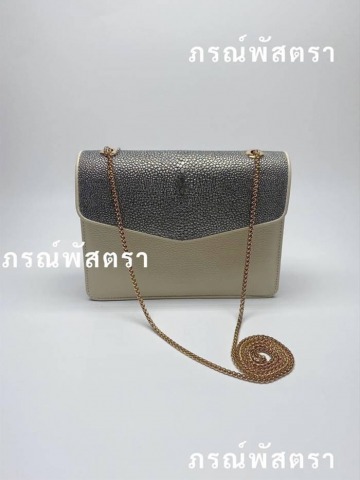 กระเป๋าสะพายหนังปลากระเบนแท้ กระเป๋าสะพายหนังปลากระเบนแท้