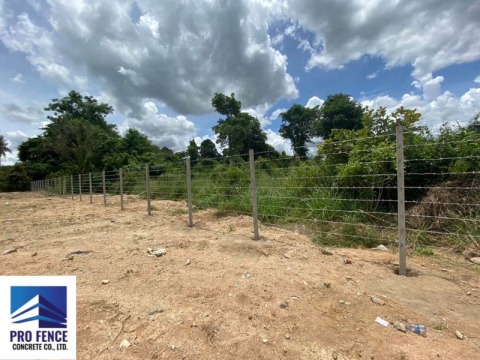 ล้อมรั้วลวดหนาม 9 เส้น พื้นที่ 20 ไร่