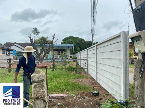 หน้างานนาเกลือ ติดตั้งรั้ว 2 เมตร ยาว 60 เมตร