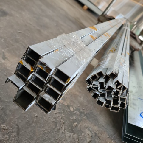 งานวีคัทกรุยเชิงสแตนเลส