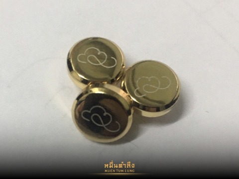 กระดุมแม่เหล็กติดกระเป๋า