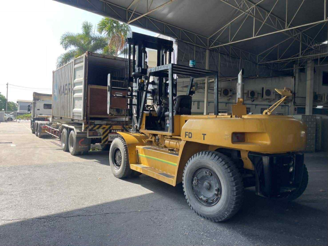 เช่าโฟล์คลิฟท์15ตัน เช่าโฟล์คลิฟท์15ตัน