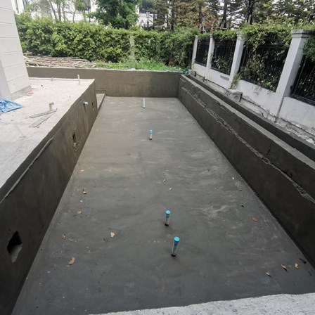 รับเหมางานกันซึมสระว่ายน้ำ