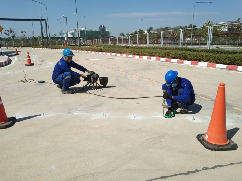 งานซ่อมพื้นถนนคอนกรีตแตกร้าว งานซ่อมพื้นถนนคอนกรีตแตกร้าว