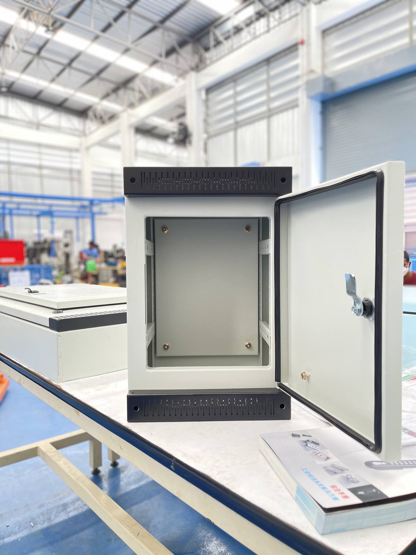 ตู้คอนโทรลเปล่า