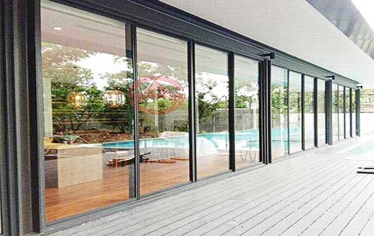 ประตูกระจกอลูมิเนียมเทา