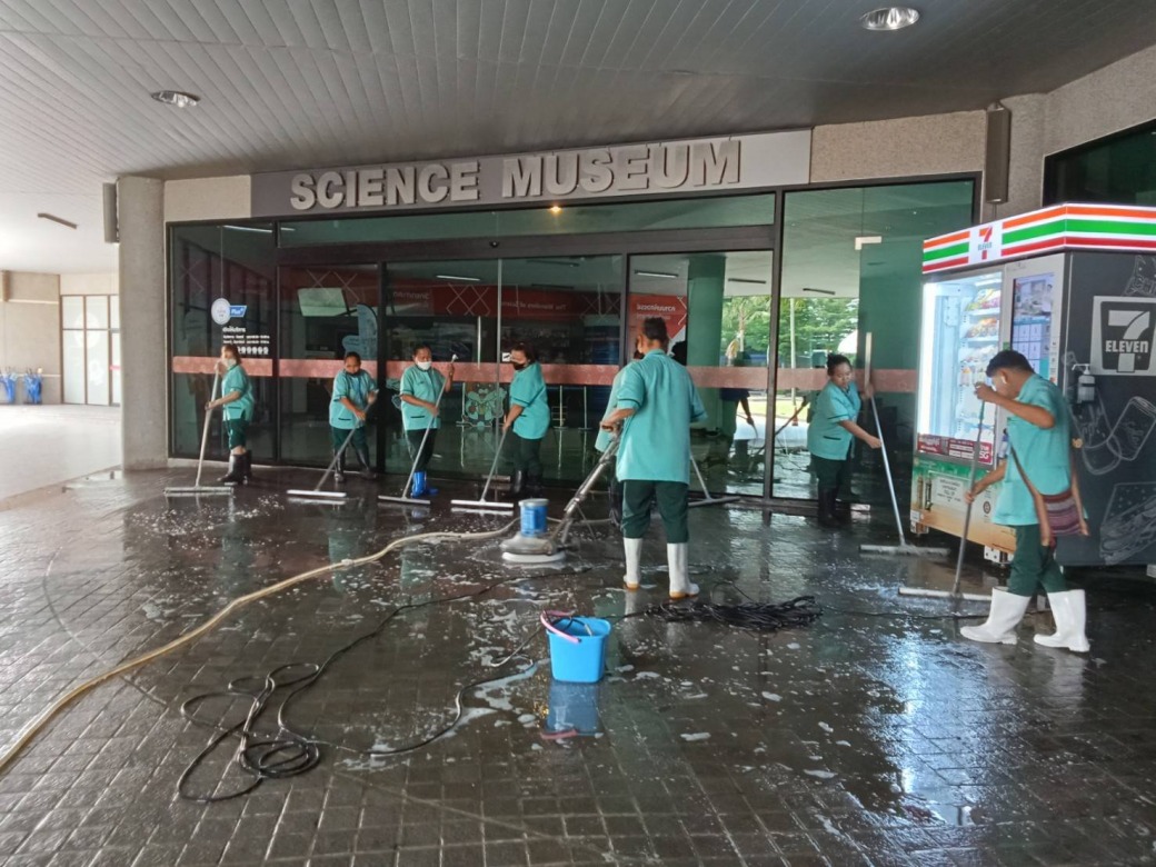 หาบริษัทรับจ้างทำความสะอาดศูนย์การค้า หาบริษัทรับจ้างทำความสะอาดศูนย์การค้า