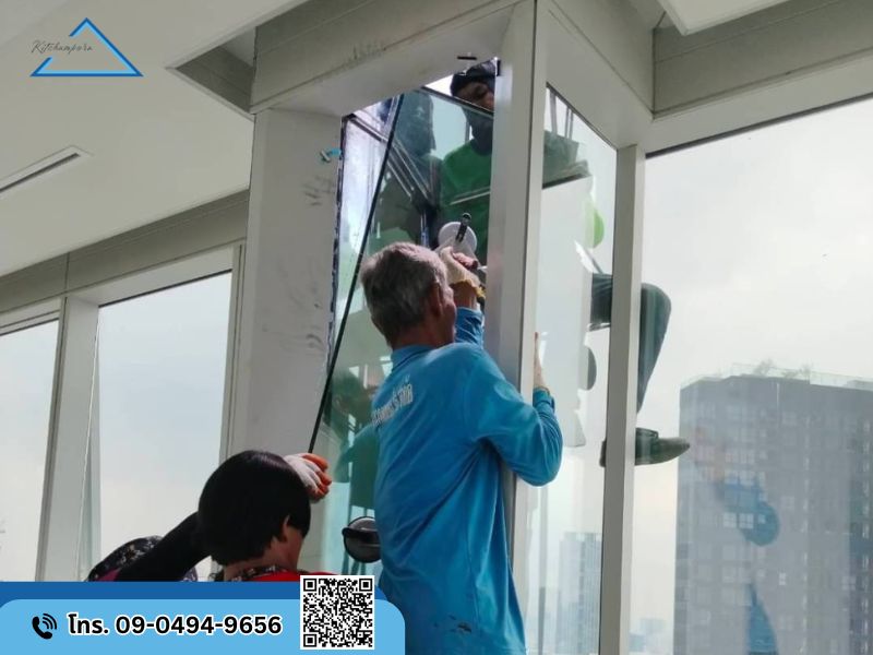 บริษัทรับเหมาติดตั้งประตูกระจกอลูมิเนียม