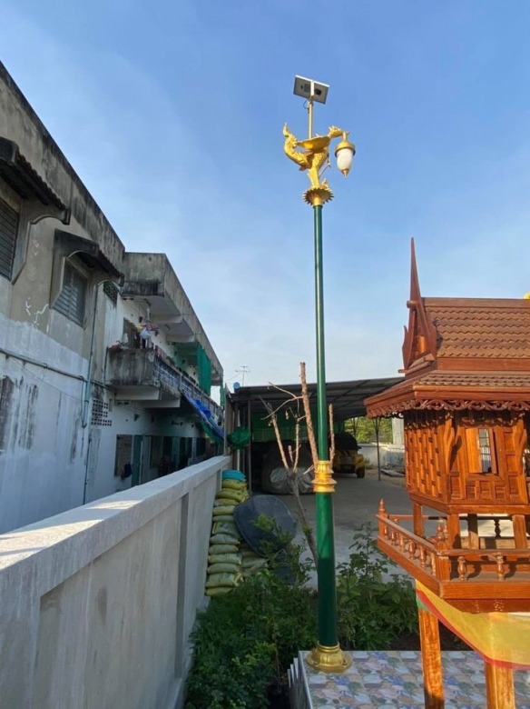 โคมไฟประติมากรรมโซล่าเซลล์