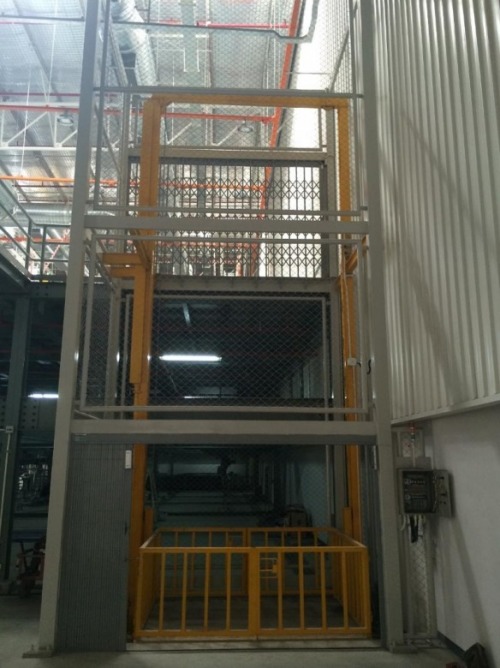 ลิฟต์ส่งของ