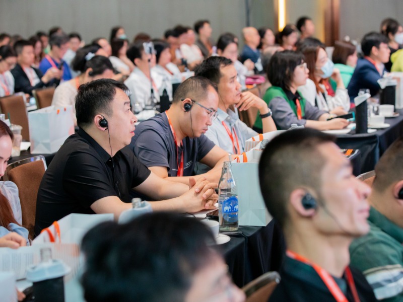 รู้จักหูฟังการแปลภาษา และตู้ล่าม