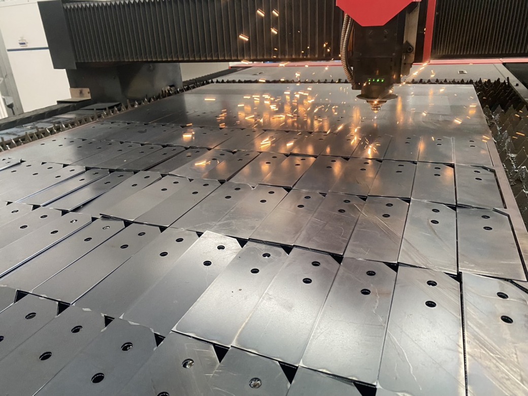 รับออกแบบและผลิตแผ่นเพลต