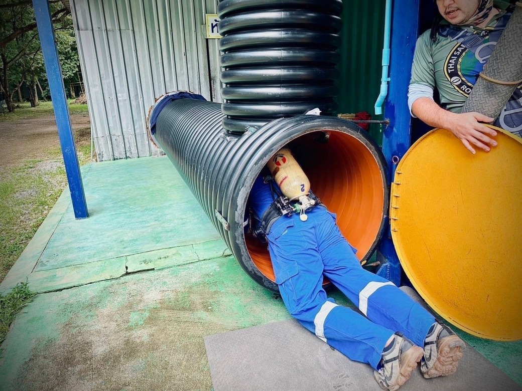 รับเหมาล้างทำความสะอาดถังอุตสาหกรรม รับเหมาล้างทำความสะอาดถังอุตสาหกรรม