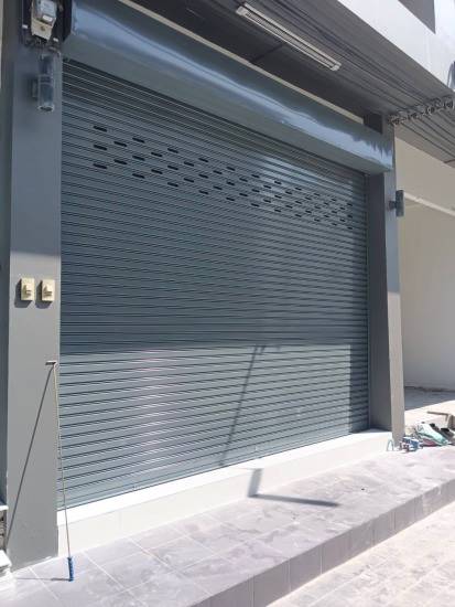 รับติดตั้งออกแบบประตูม้วน