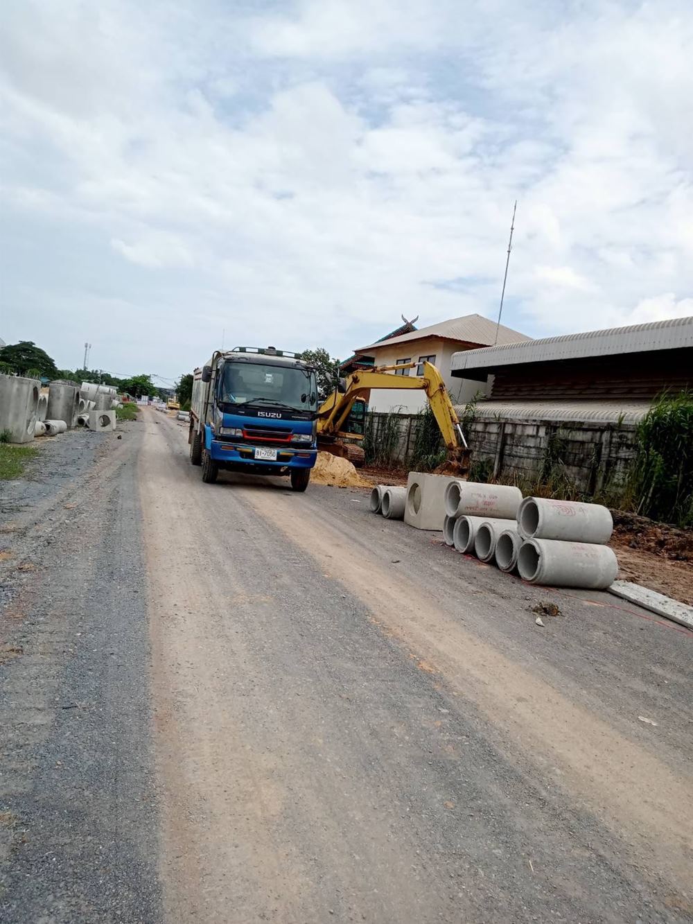 ให้เช่ารถขนย้ายวัสดุ