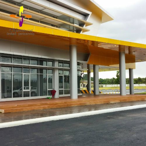 ติดตั้งหลังคาดรงจอดรถคอมโพสิต